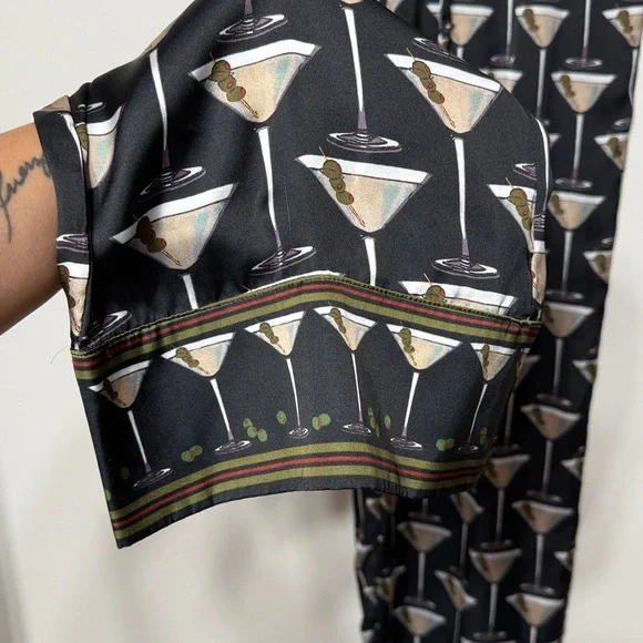 Show Me Your Mumu Overslept Pj Set in the Extra Dirty Martini Silky Print - Picture 16 of 17